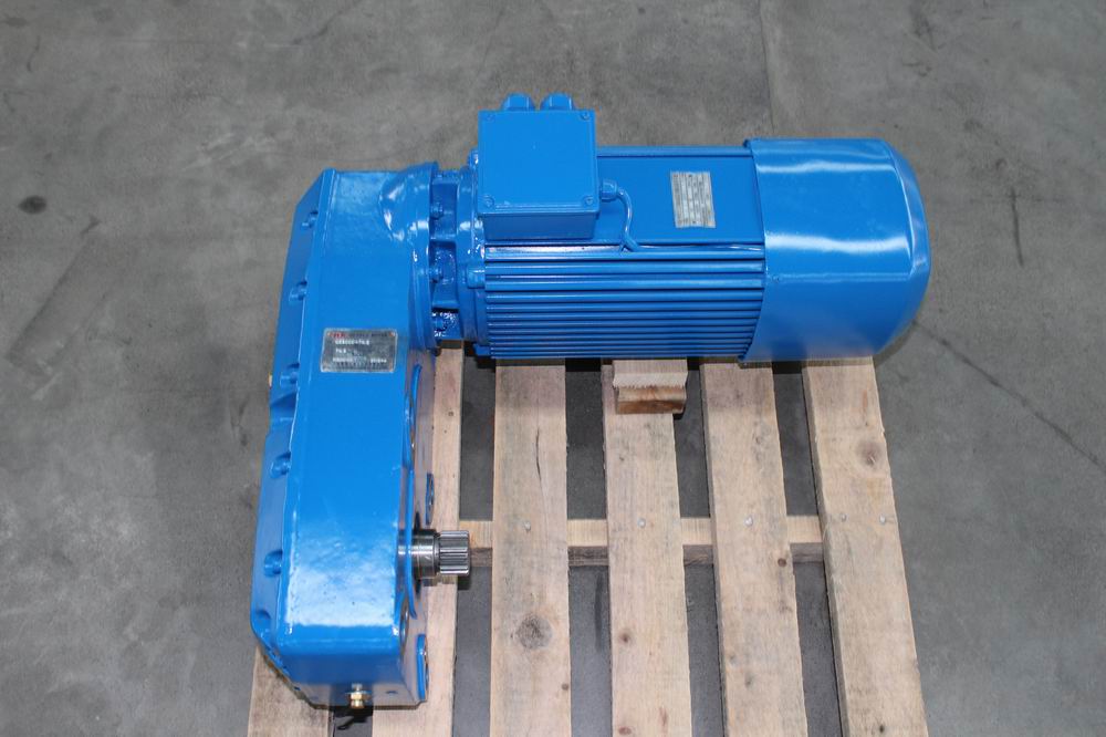 gear units for wire rope hoist