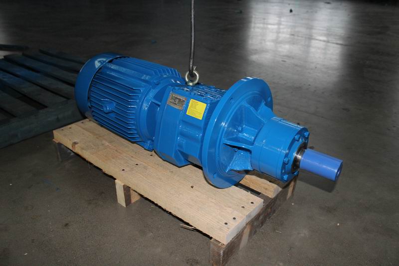 RM67 helical gearmotor for agitator