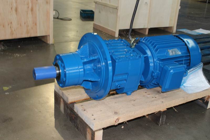 RM87 helical gearmotor for agitator