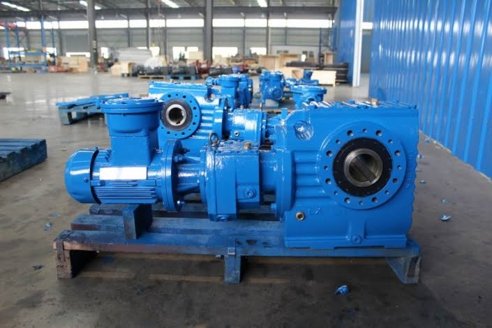 SA series Right Angle Worm Helical Gearmotor | High efficiency ...