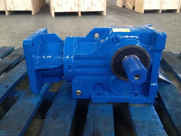 Helical Bevel gearbox with servo adapter