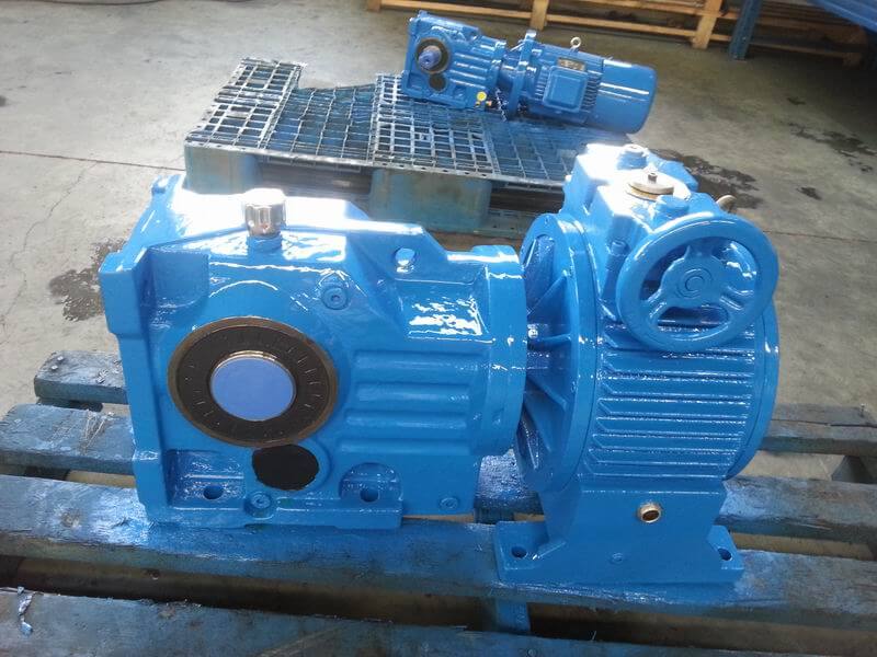 Helical Bevel Gear box with variator reducer